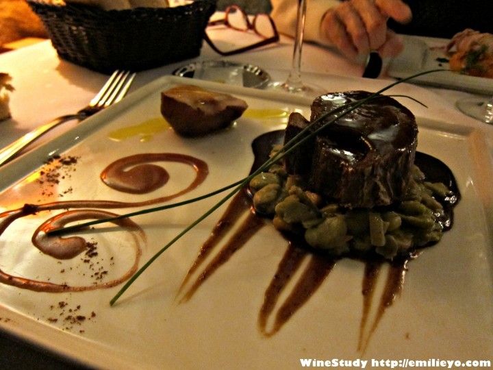主菜：野豬的大腿&鵝肝醬Cuisse de Sanglier braisée au miel et pain d’épices, poire pochée au vin, ragout de fèves.