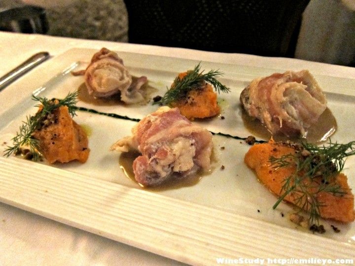主菜：Médaillon de Lotte bardée et poché au lait de coco, purée de patate douce, sauce citron coriandre et coco.